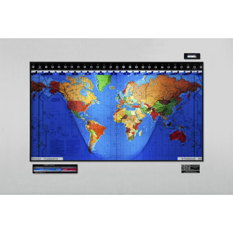 Geochron Original Kilburg in satin eloxierter Aluminiumausführung und schwarzen Zierleisten